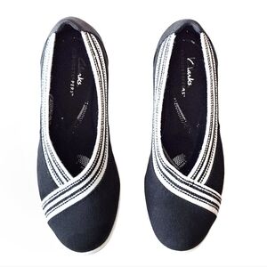 Clarks Cloudsteppers Slip-On Flats Black Knit Comfort Cushioned Shoes Women’s 8